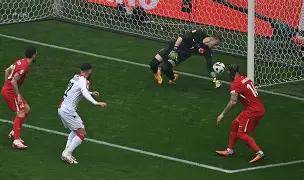 爱游戏-包含Rookie巅峰对决，巴特勒与70激战德国队分钟，战术调整胜负难料！的词条